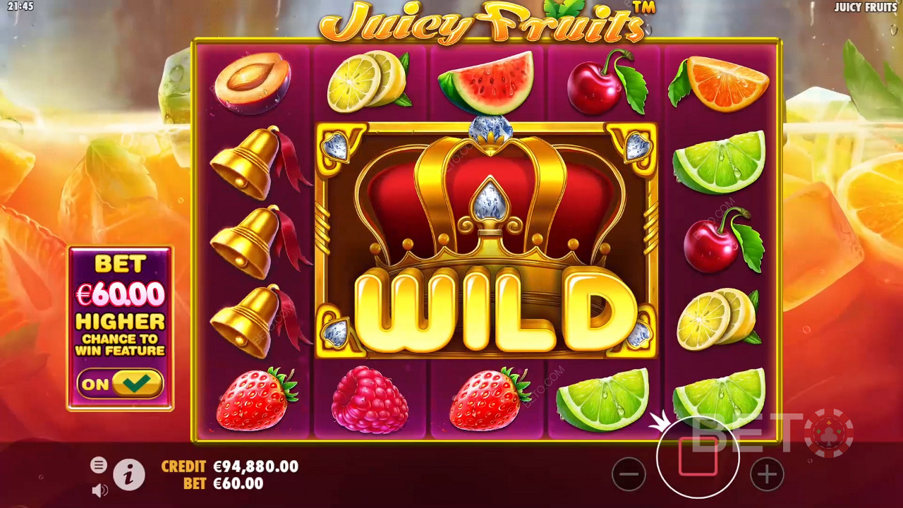 يتوسع الرمز Wild في فتحة Juicy Fruits