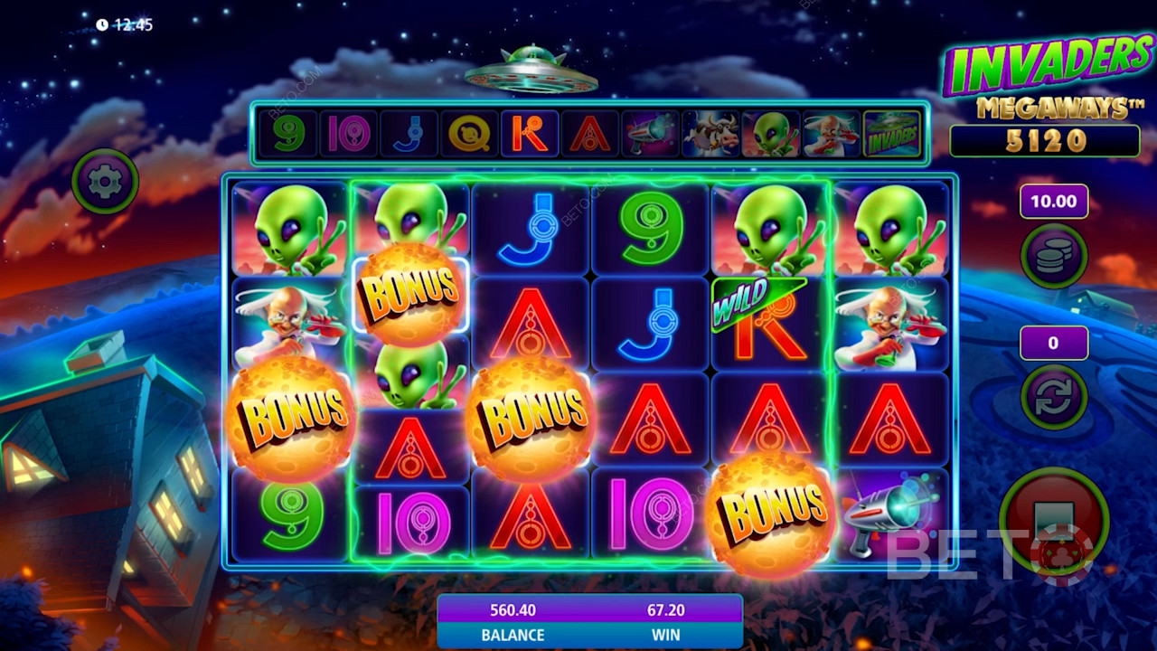 احصل على 4 رموز إضافية أو أكثر لبدء الدورات المجانية في فتحة Invaders Megaways