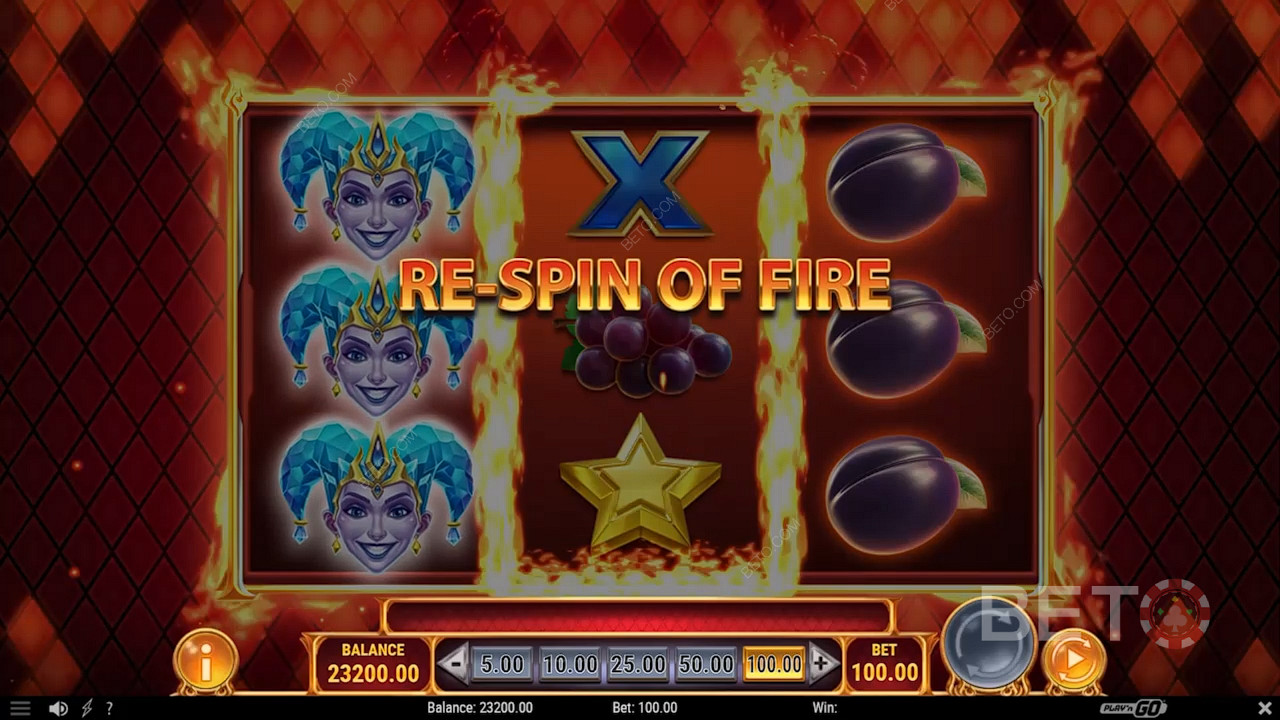 ستبقى البكرات المكدسة وستبقى البكرة المتبقية Respin في فتحة Fire Joker Freeze