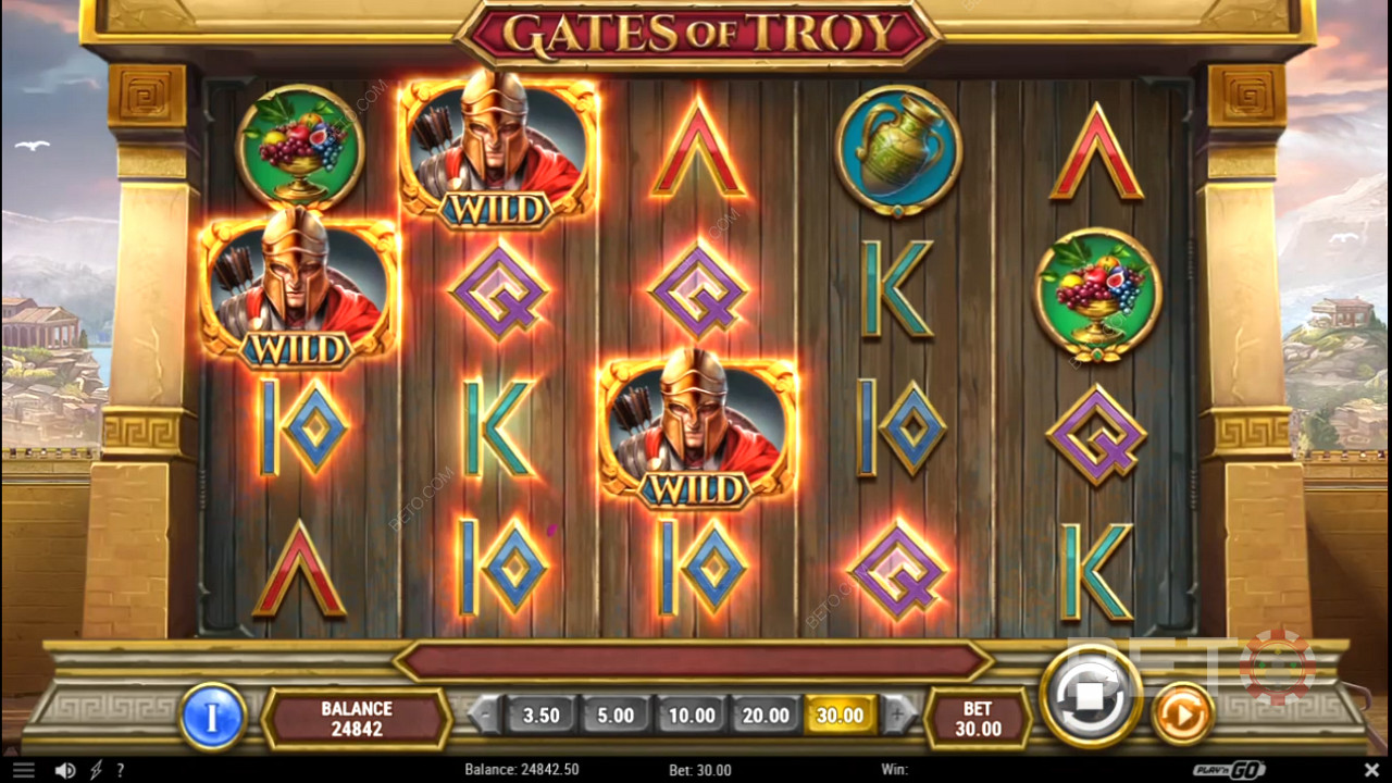 الرموز البرية لها دفعات عالية في ماكينات القمار Gates of Troy